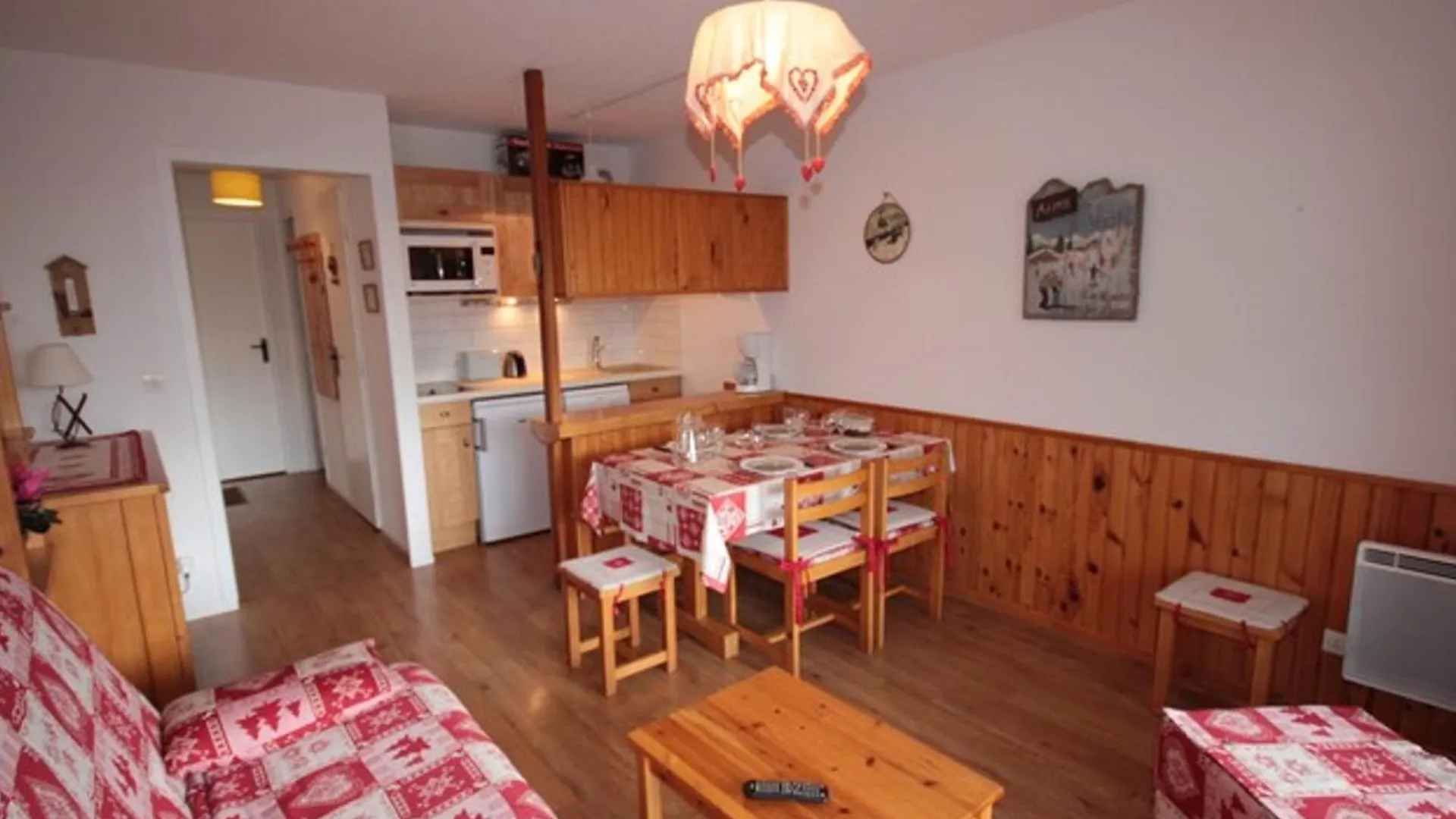 Confortable T2 Avec Balcon Plein Sud, Animaux Acceptes - Fr-1-293-127 Les Saisies 0*,  Francia